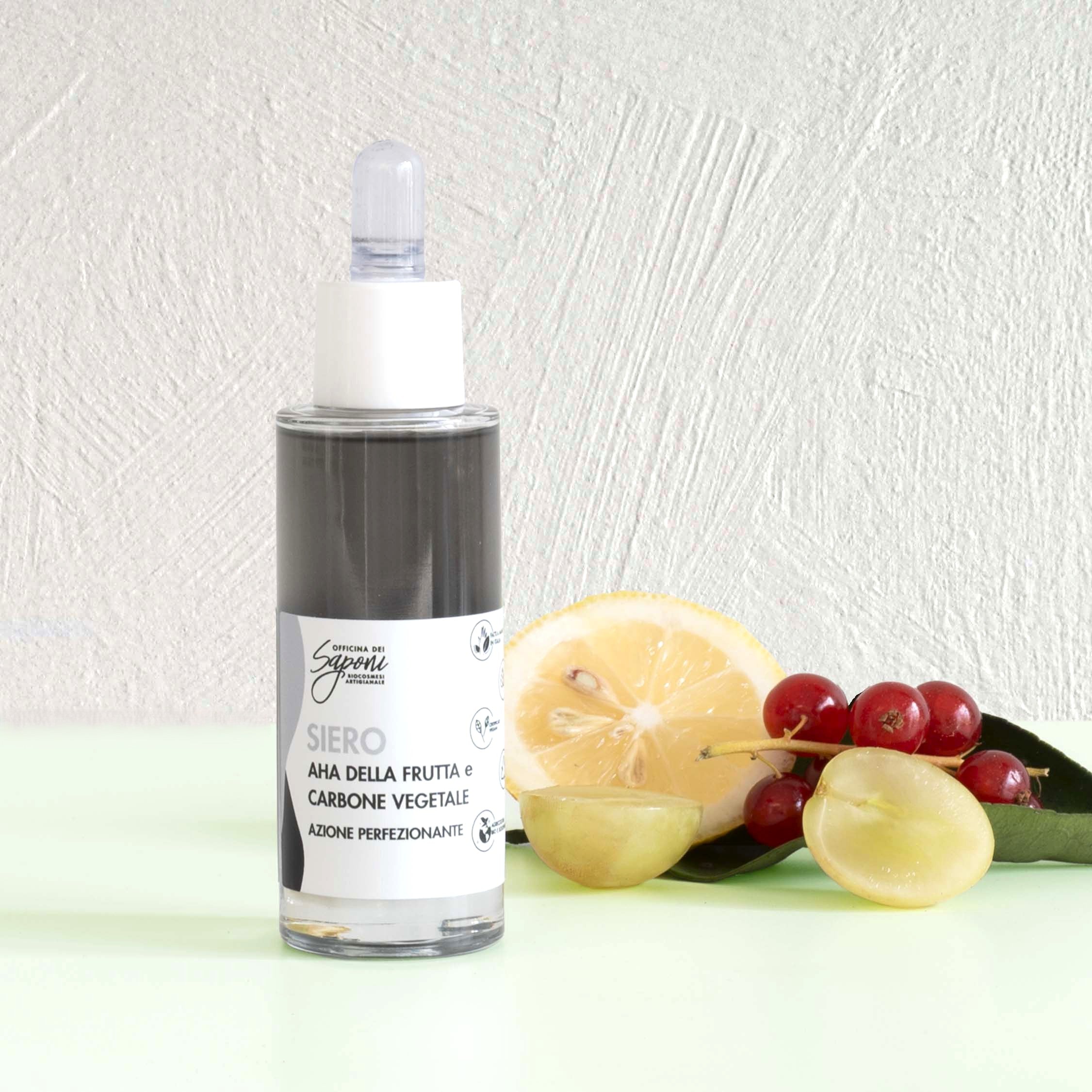 Officina dei Saponi Bifasica AHA Frutta Carbone Siero Viso perfezionante