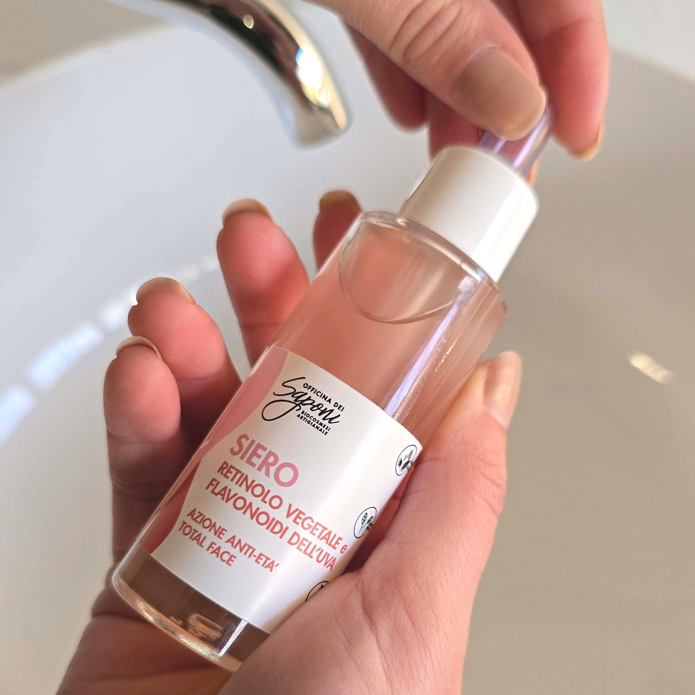 Officina dei Saponi Rosa siero viso anti-età retinolo uva